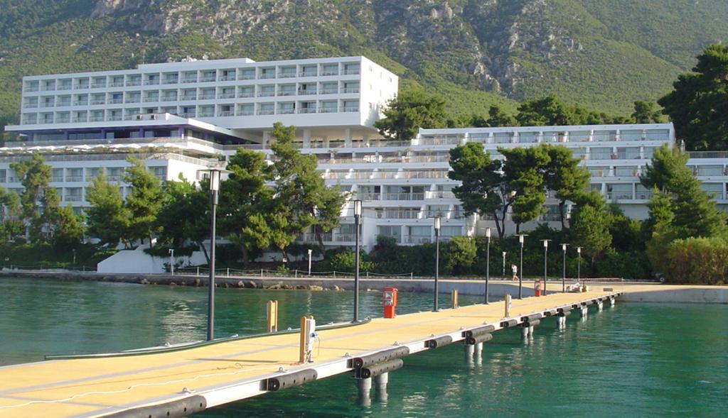 7. Construction of a tourist port for the "Club Med" in Gregolimano